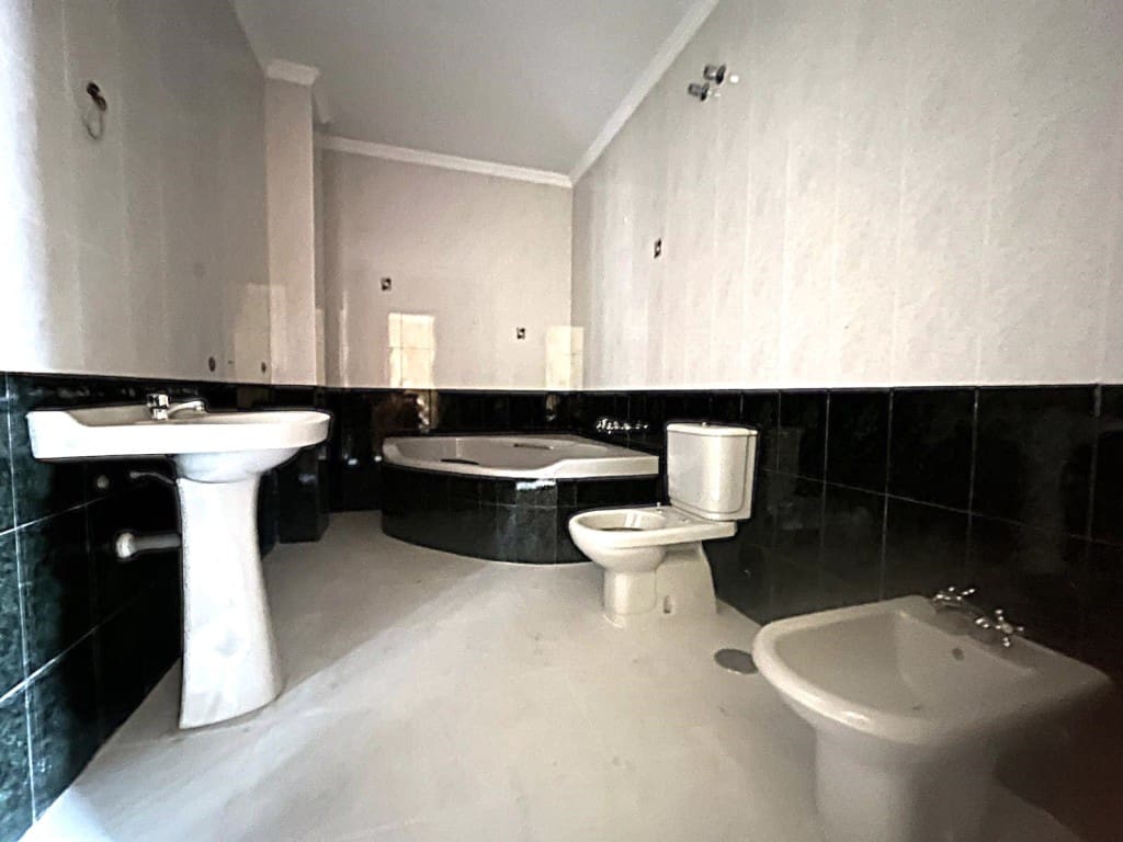 3 bedroom Villa for sale in Algarrobo with garage - € 265,000 (Ref: 9096011)