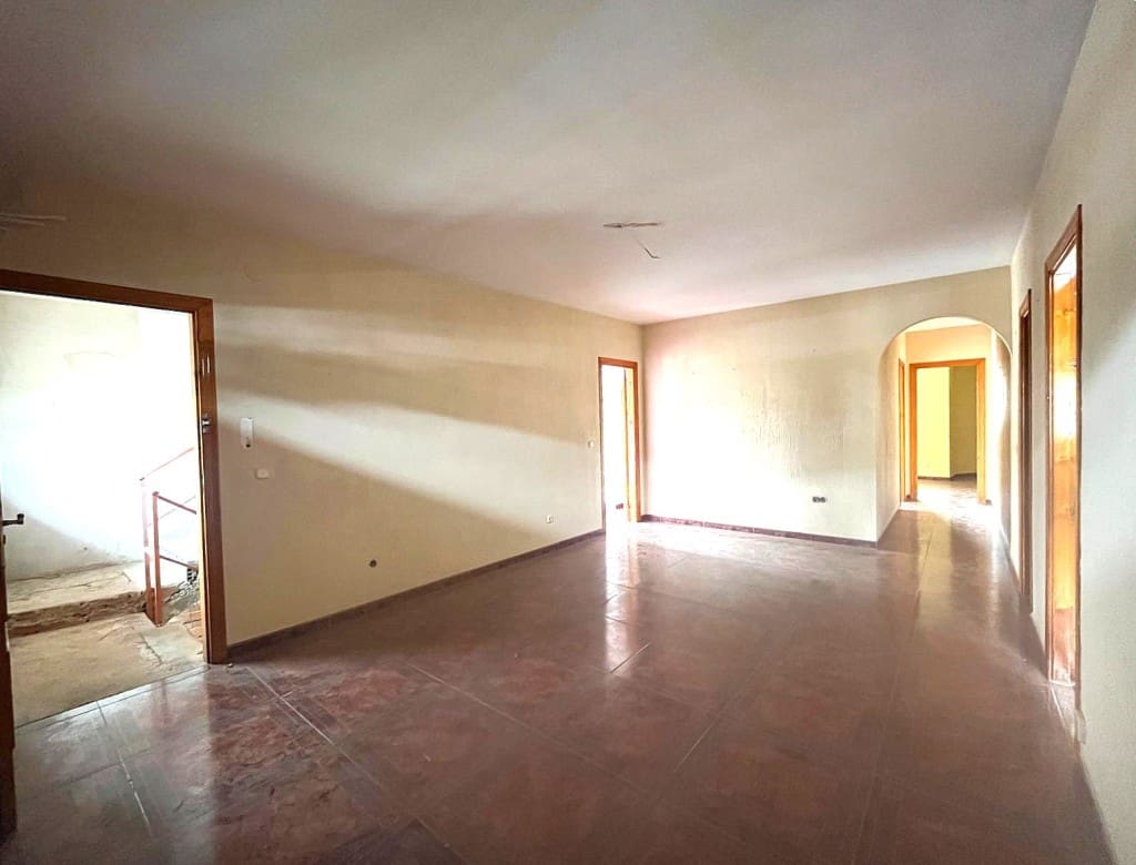 3 bedroom Villa for sale in Algarrobo with garage - € 265,000 (Ref: 9096011)