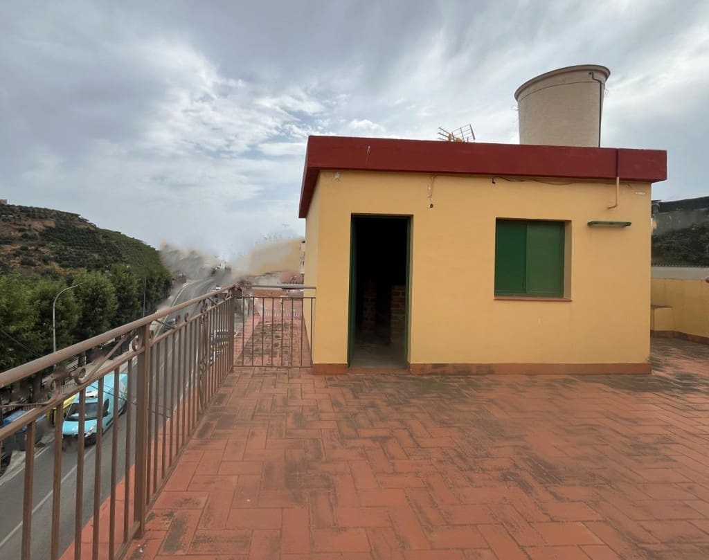 3 bedroom Villa for sale in Algarrobo with garage - € 265,000 (Ref: 9096011)