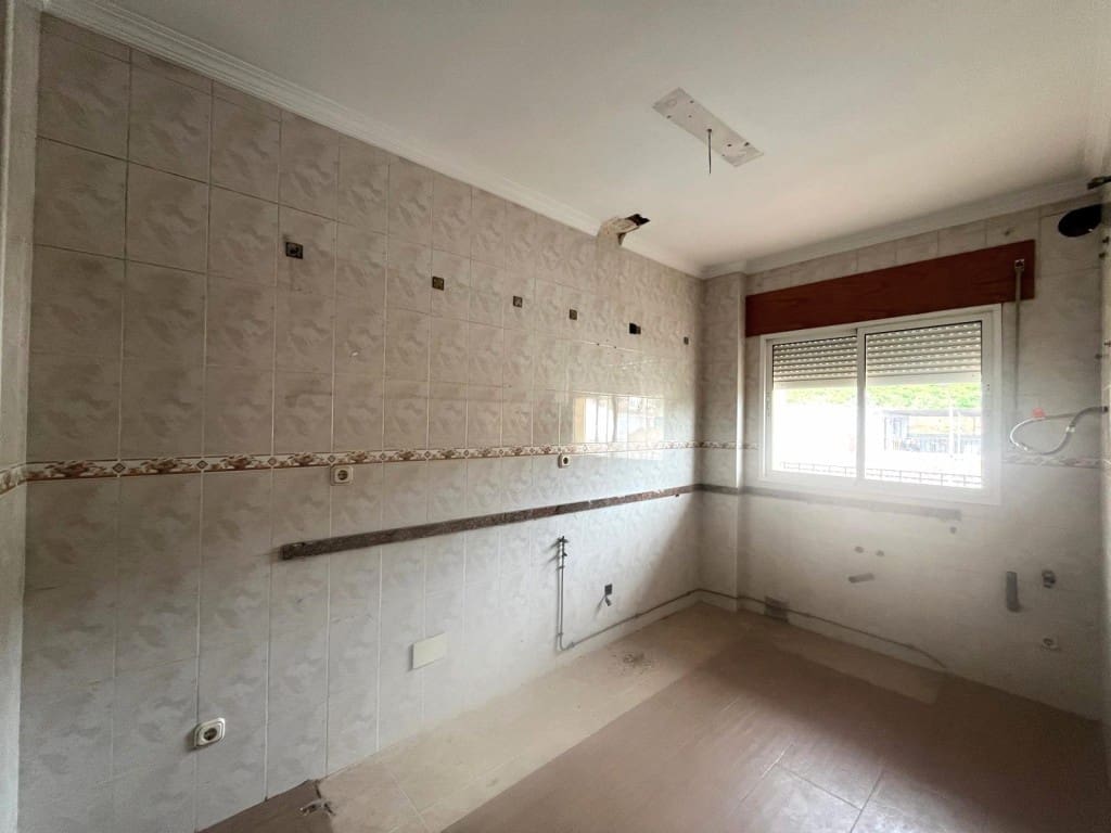 3 bedroom Villa for sale in Algarrobo with garage - € 265,000 (Ref: 9096011)