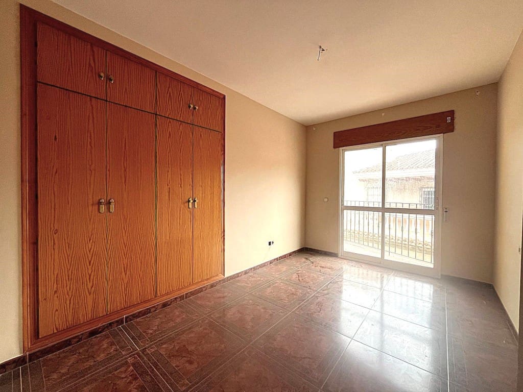 3 bedroom Villa for sale in Algarrobo with garage - € 265,000 (Ref: 9096011)