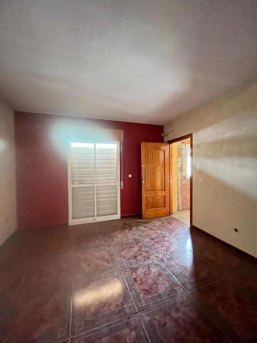 3 bedroom Villa for sale in Algarrobo with garage - € 265,000 (Ref: 9096011)