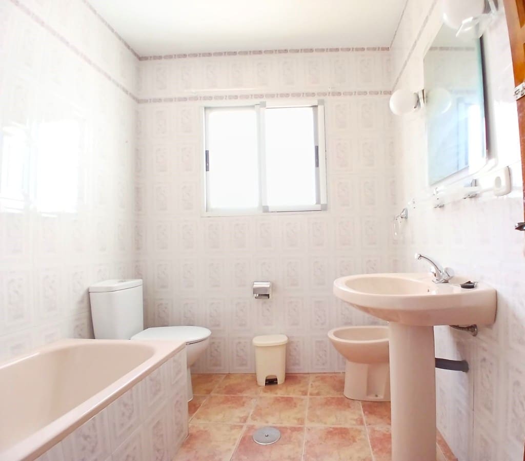 4 soveværelse Finca/Landehus til salg i Vinuela - € 344.600 (Ref: 9106358)