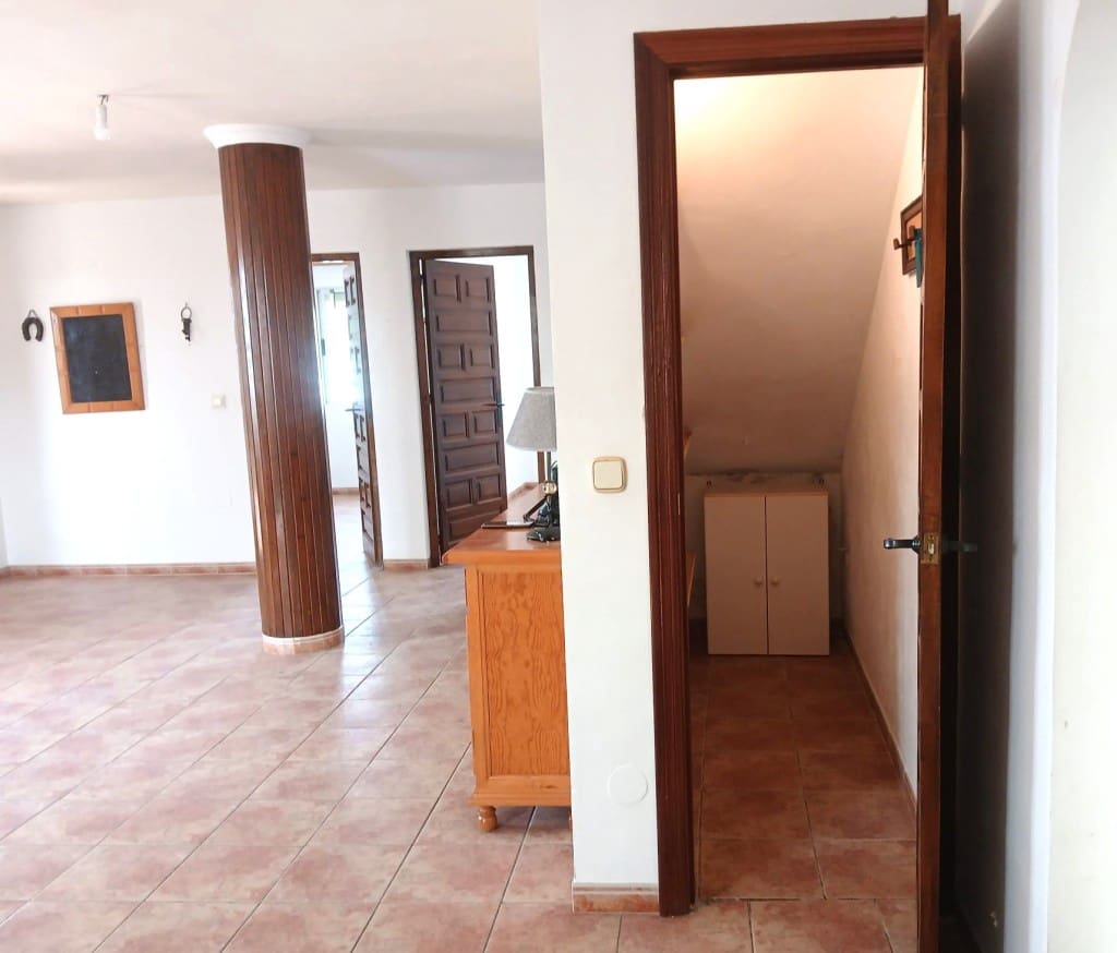 4 soveværelse Finca/Landehus til salg i Vinuela - € 344.600 (Ref: 9106358)