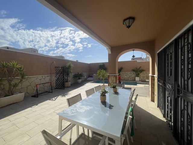 4 soveværelse Villa til salg i Vélez-Málaga med swimmingpool - € 650.000 (Ref: 9160854)