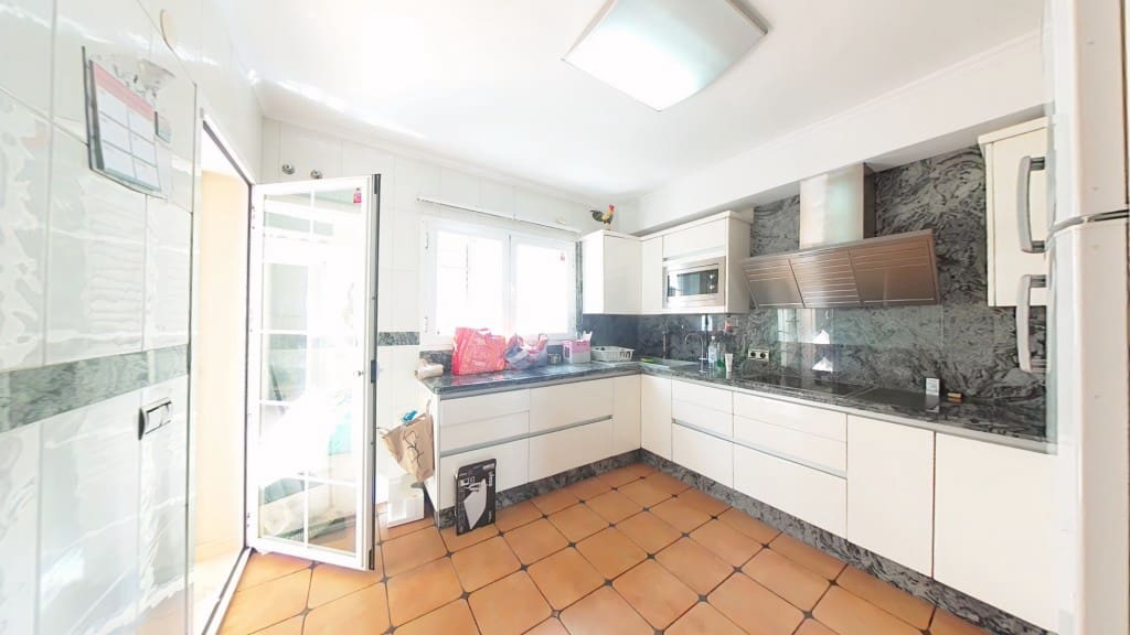 5 soverom Villa til salgs i Caleta de Velez med garasje - € 995 000 (Ref: 9248051)