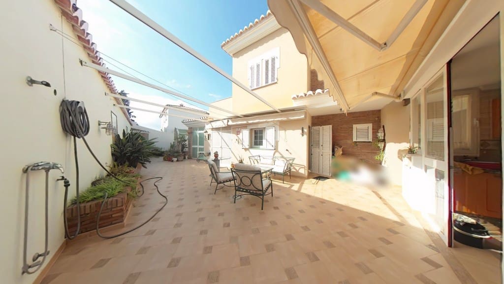 5 soverom Villa til salgs i Caleta de Velez med garasje - € 995 000 (Ref: 9248051)