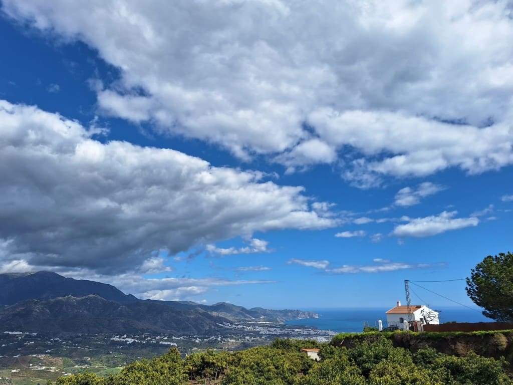 5 sypialnia Finka/Dom wiejski na sprzedaż w Torrox z garażem - 450 000 € (Ref: 9353174)