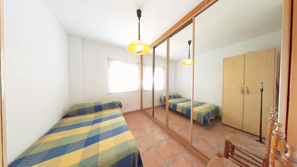 5 sypialnia Finka/Dom wiejski na sprzedaż w Torrox z garażem - 450 000 € (Ref: 9353174)