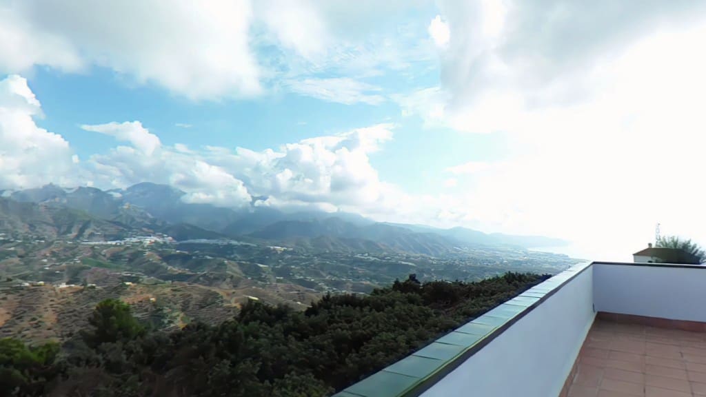 5 sypialnia Finka/Dom wiejski na sprzedaż w Torrox z garażem - 450 000 € (Ref: 9353174)