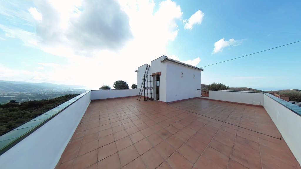 5 sypialnia Finka/Dom wiejski na sprzedaż w Torrox z garażem - 450 000 € (Ref: 9353174)