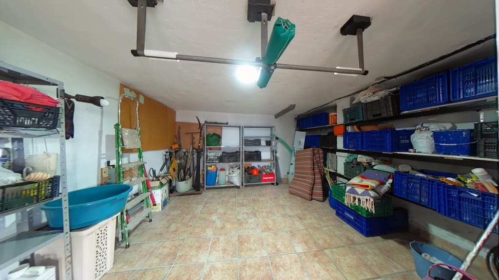 5 sypialnia Finka/Dom wiejski na sprzedaż w Torrox z garażem - 450 000 € (Ref: 9353174)