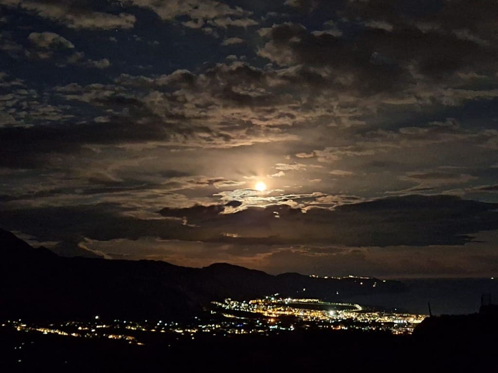 5 sypialnia Finka/Dom wiejski na sprzedaż w Torrox z garażem - 450 000 € (Ref: 9353174)