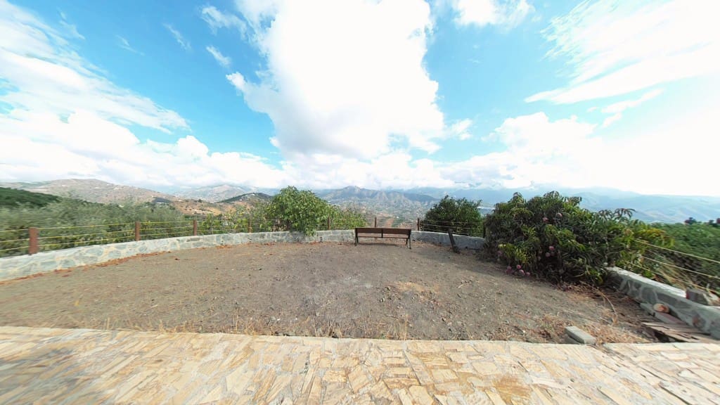 5 sypialnia Finka/Dom wiejski na sprzedaż w Torrox z garażem - 450 000 € (Ref: 9353174)