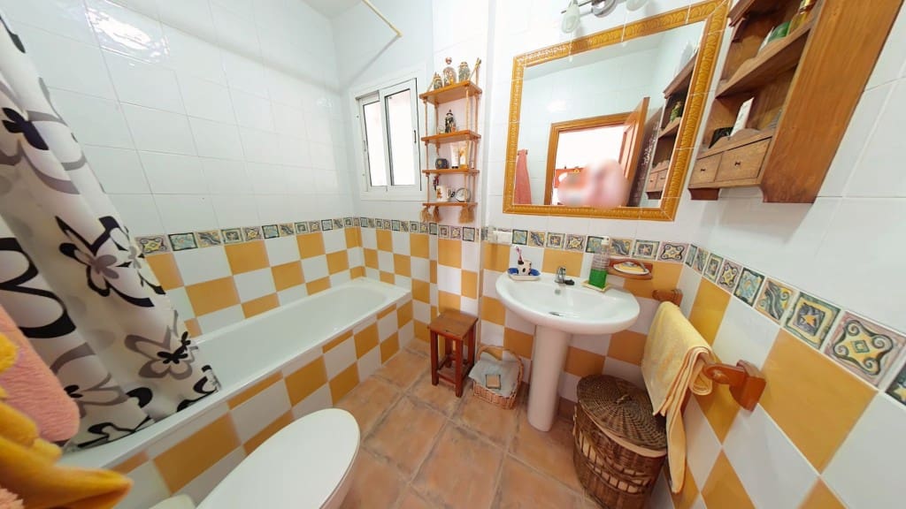 5 sypialnia Finka/Dom wiejski na sprzedaż w Torrox z garażem - 450 000 € (Ref: 9353174)