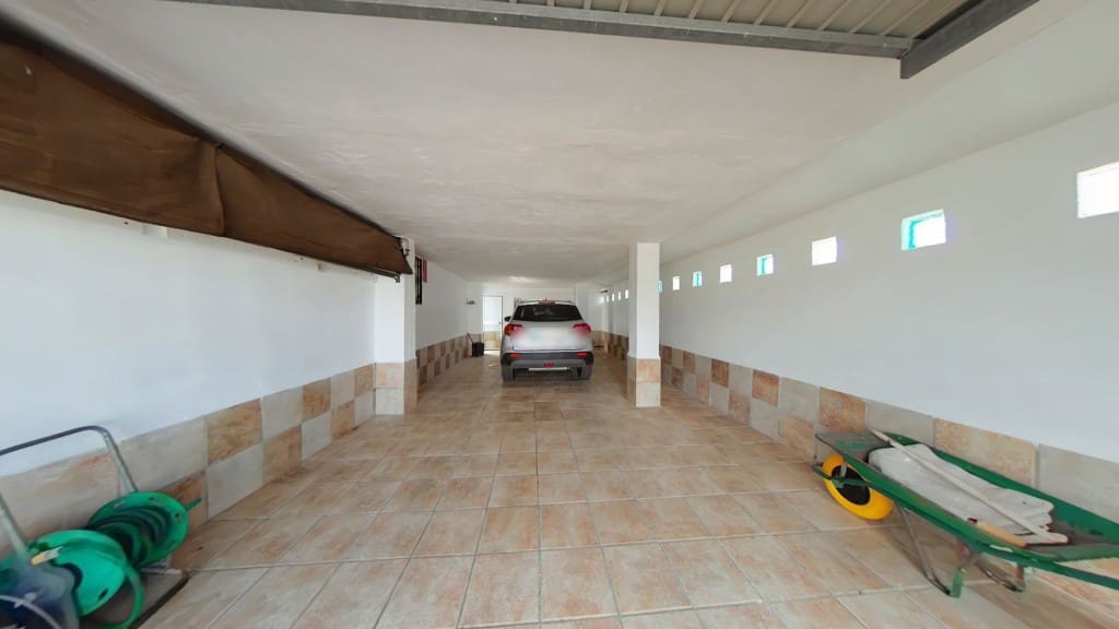 5 sypialnia Finka/Dom wiejski na sprzedaż w Torrox z garażem - 450 000 € (Ref: 9353174)