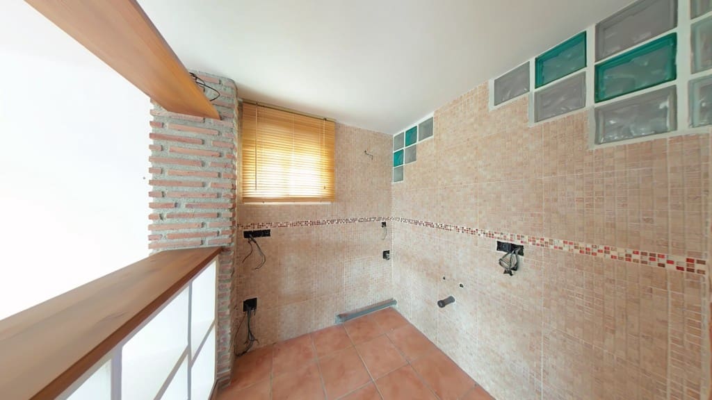 5 sypialnia Finka/Dom wiejski na sprzedaż w Torrox z garażem - 450 000 € (Ref: 9353174)