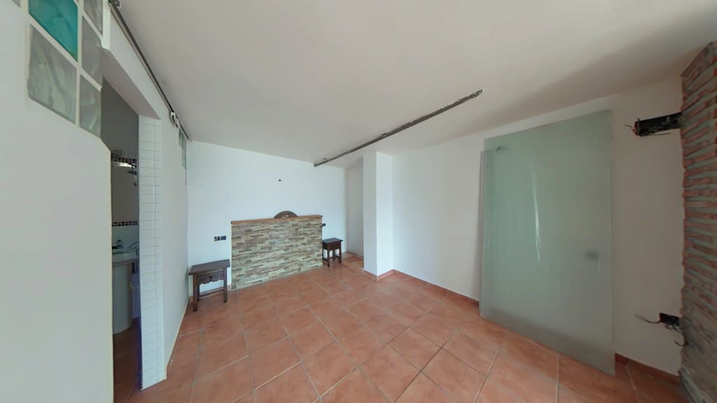 5 sypialnia Finka/Dom wiejski na sprzedaż w Torrox z garażem - 450 000 € (Ref: 9353174)