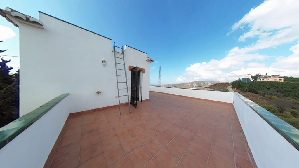 5 sypialnia Finka/Dom wiejski na sprzedaż w Torrox z garażem - 450 000 € (Ref: 9353174)