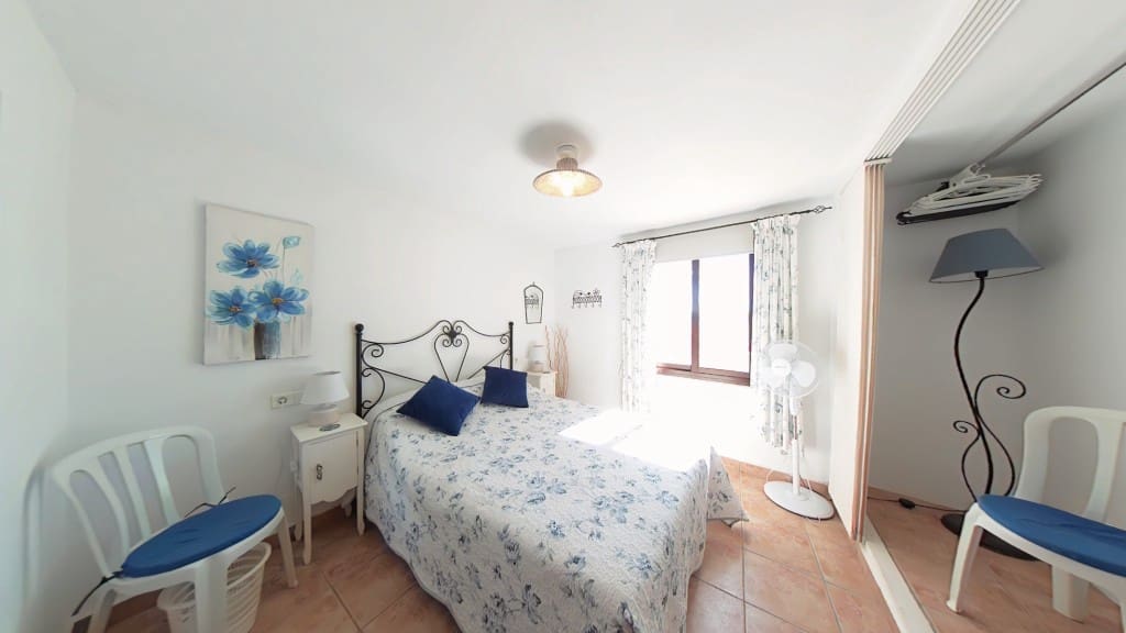 4 makuuhuone Omakotitalo myytävänä paikassa Periana mukana uima-altaan - 275 000 € (Ref: 9355568)