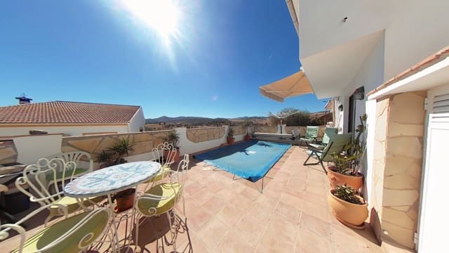 4 makuuhuone Omakotitalo myytävänä paikassa Periana mukana uima-altaan - 275 000 € (Ref: 9355568)