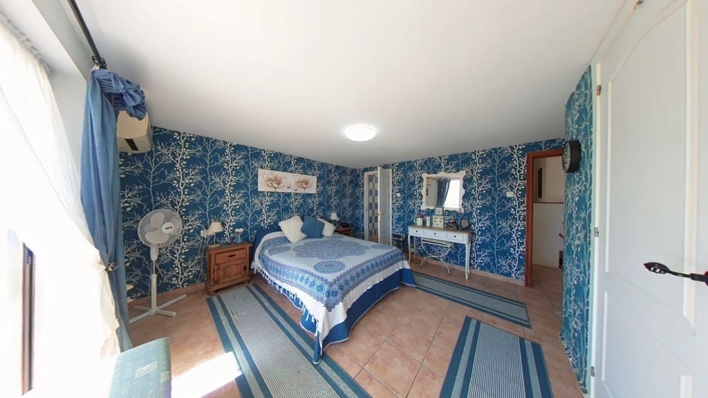 4 makuuhuone Omakotitalo myytävänä paikassa Periana mukana uima-altaan - 275 000 € (Ref: 9355568)