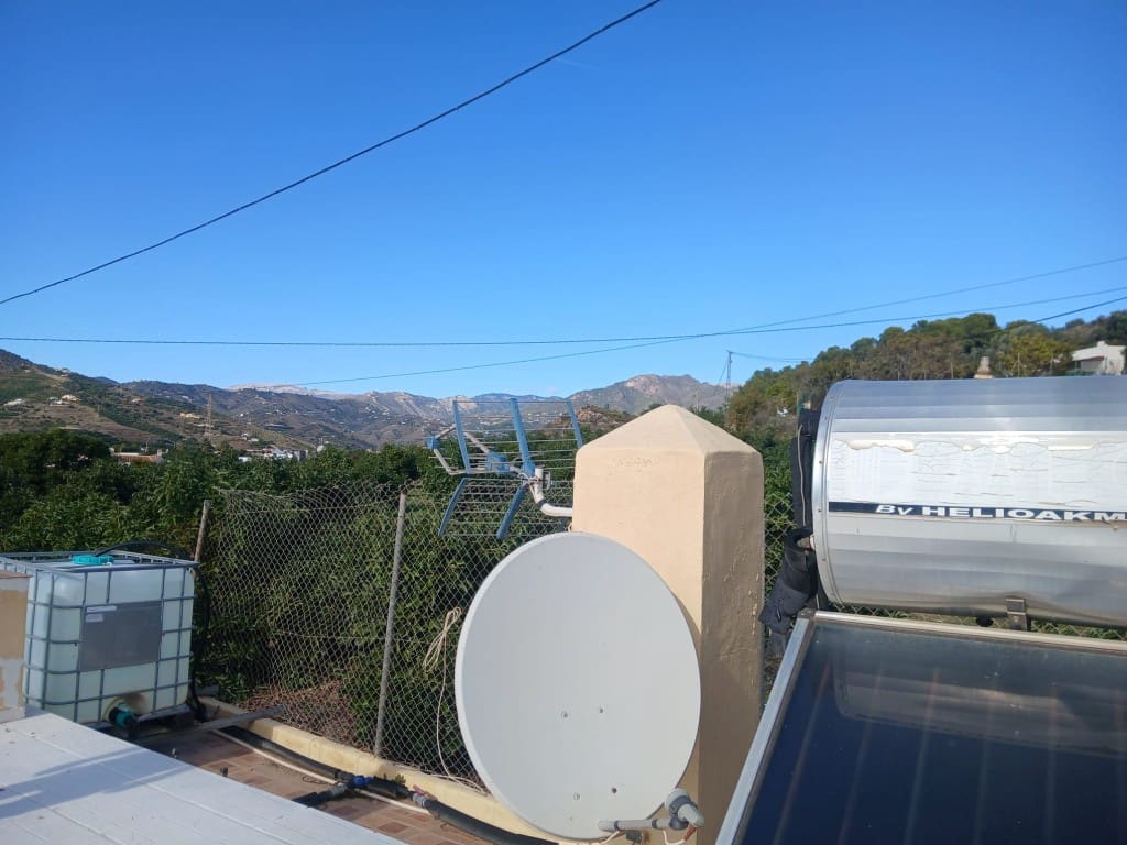 2 soveværelse Finca/Landehus til salg i Nerja med swimmingpool - € 465.000 (Ref: 9419025)