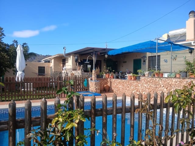 2 soveværelse Finca/Landehus til salg i Nerja med swimmingpool - € 465.000 (Ref: 9419025)