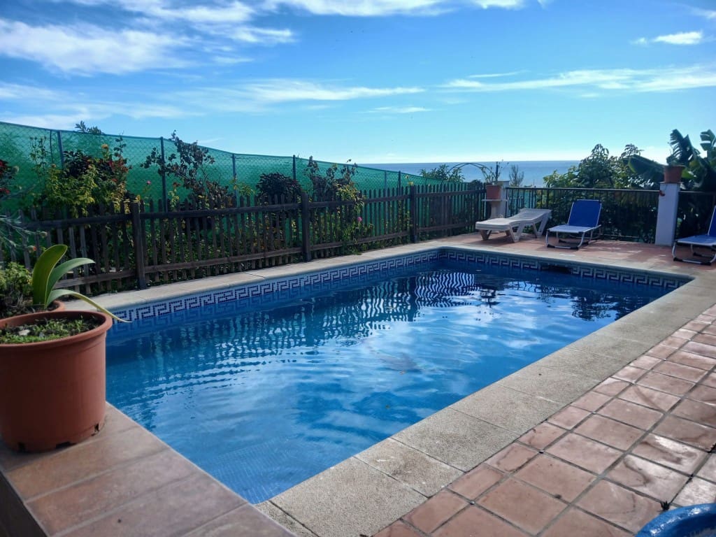 2 soveværelse Finca/Landehus til salg i Nerja med swimmingpool - € 465.000 (Ref: 9419025)