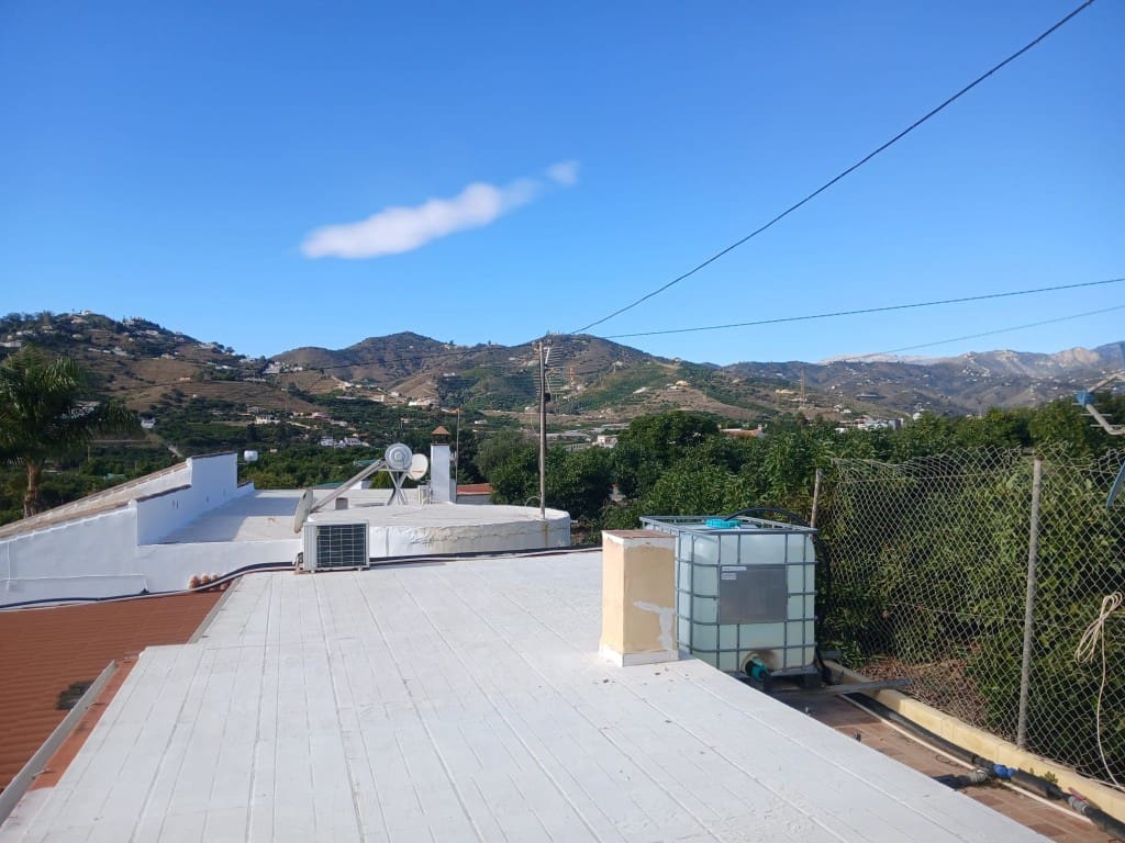 2 soveværelse Finca/Landehus til salg i Nerja med swimmingpool - € 465.000 (Ref: 9419025)