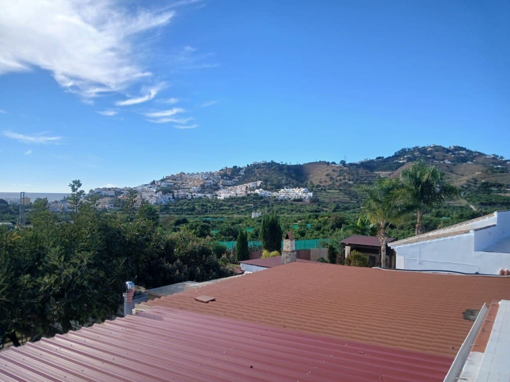 2 soveværelse Finca/Landehus til salg i Nerja med swimmingpool - € 465.000 (Ref: 9419025)