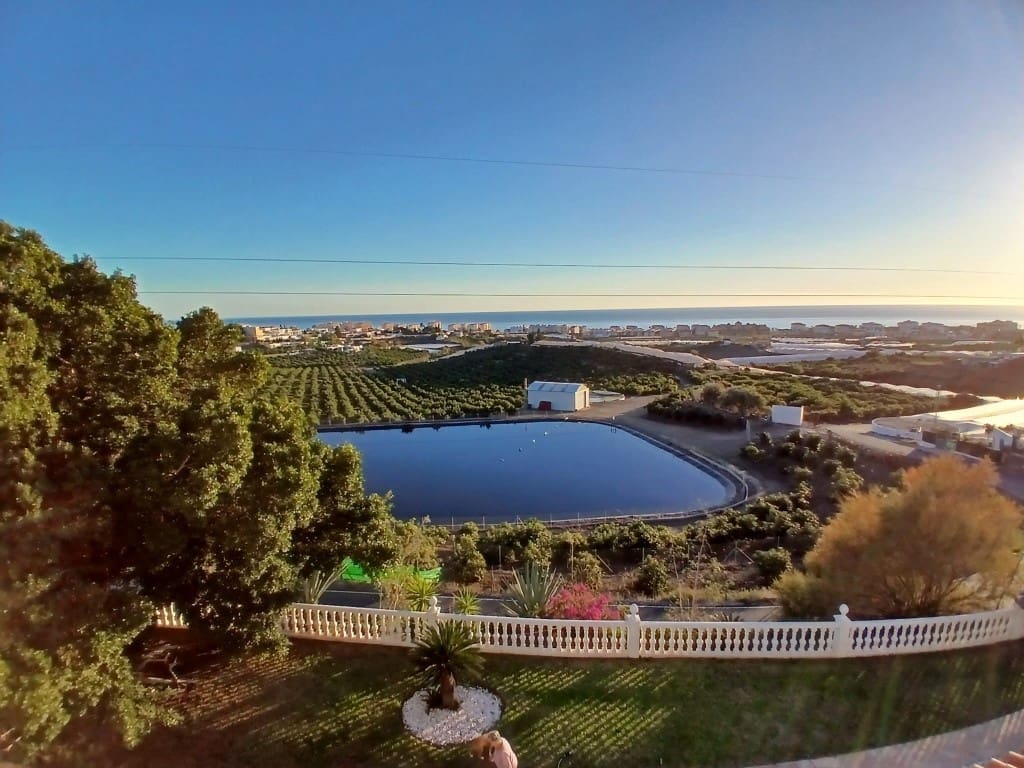 4 makuuhuone Huvila myytävänä paikassa Torrox-Costa mukana uima-altaan - 1 100 000 € (Ref: 9433062)