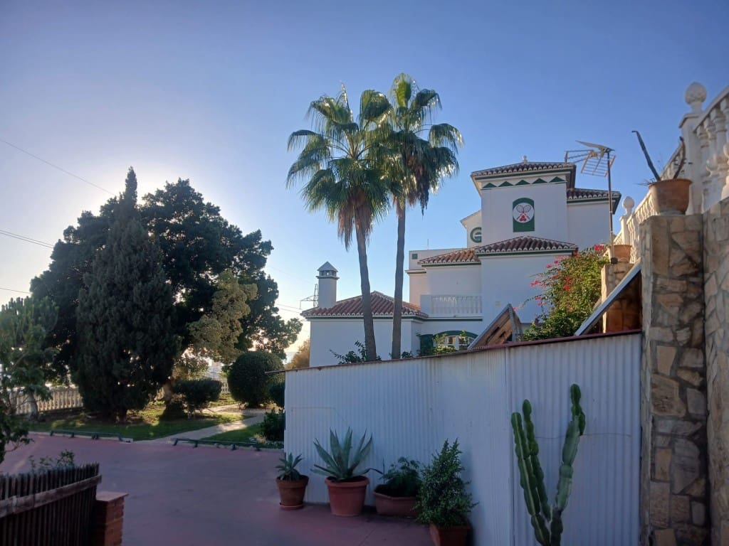 4 makuuhuone Huvila myytävänä paikassa Torrox-Costa mukana uima-altaan - 1 100 000 € (Ref: 9433062)