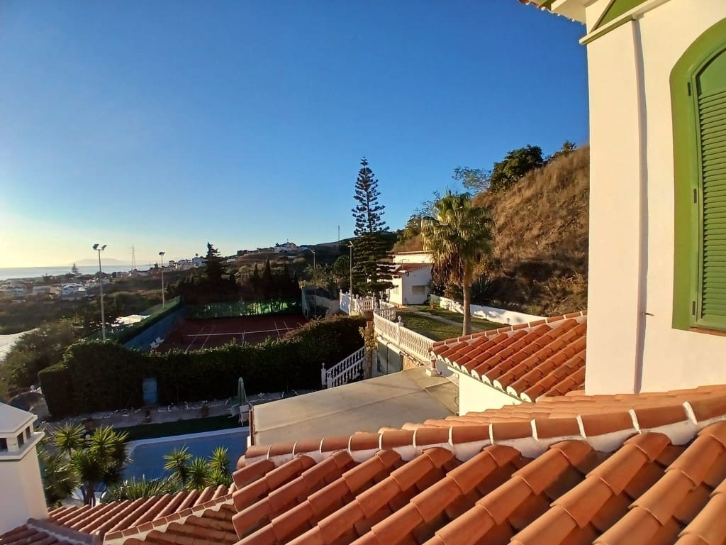 4 makuuhuone Huvila myytävänä paikassa Torrox-Costa mukana uima-altaan - 1 100 000 € (Ref: 9433062)