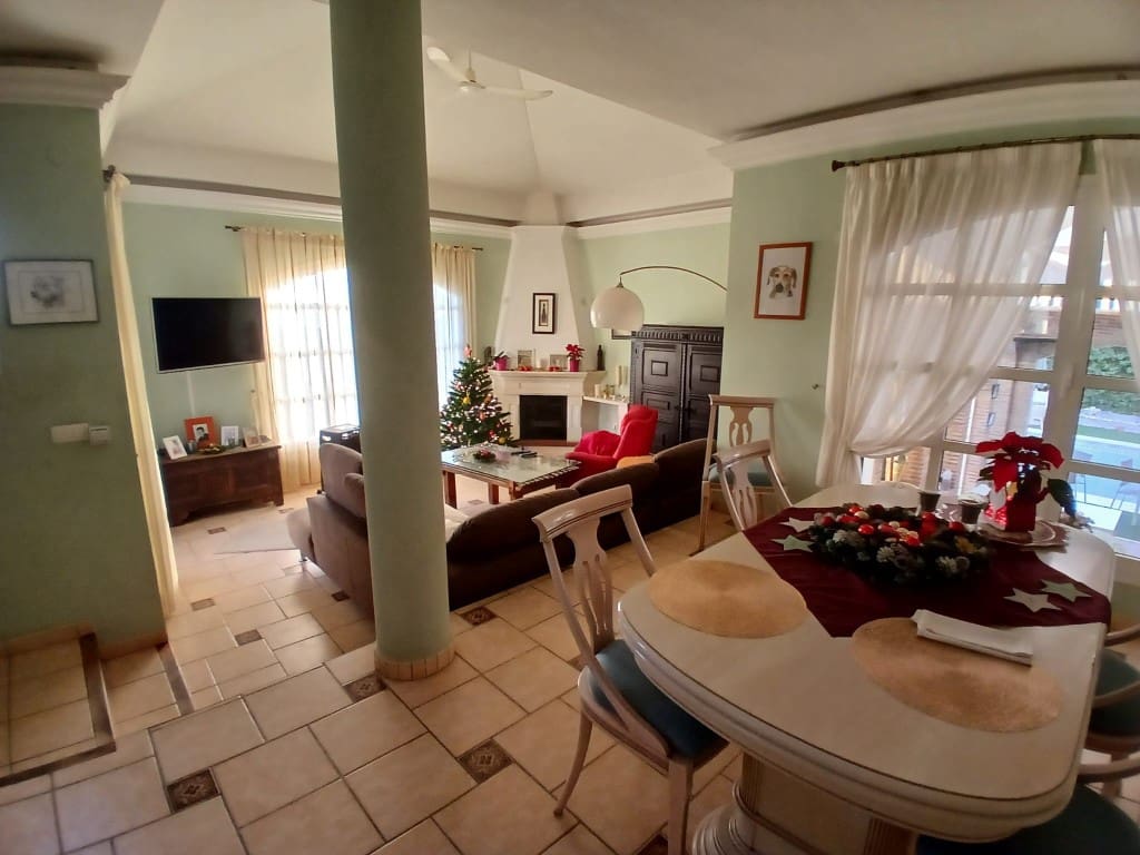 4 makuuhuone Huvila myytävänä paikassa Torrox-Costa mukana uima-altaan - 1 100 000 € (Ref: 9433062)