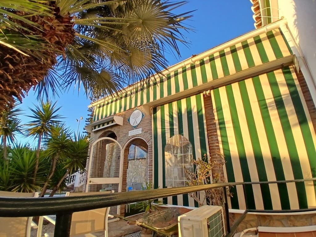 4 makuuhuone Huvila myytävänä paikassa Torrox-Costa mukana uima-altaan - 1 100 000 € (Ref: 9433062)