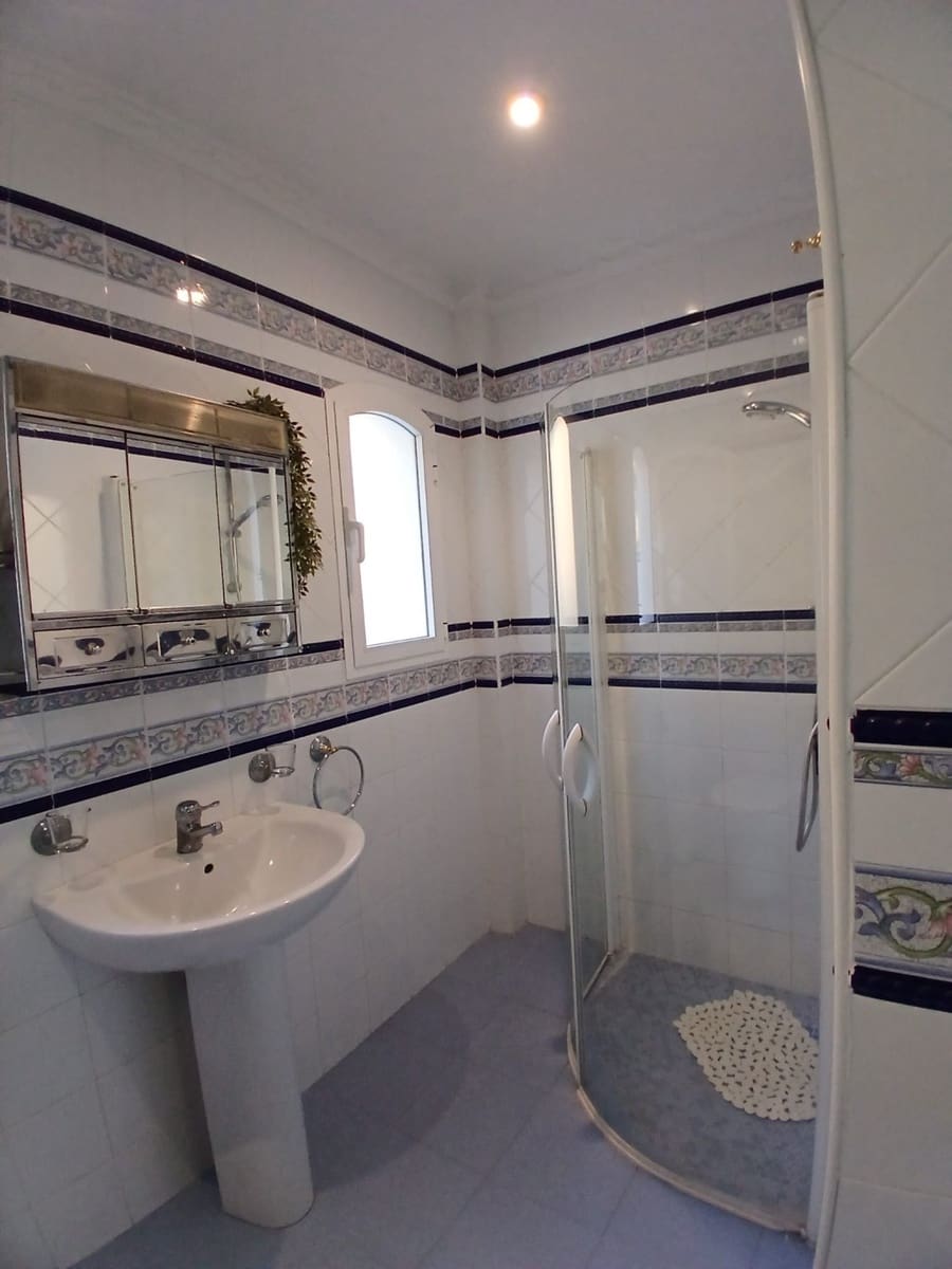 4 makuuhuone Huvila myytävänä paikassa Torrox-Costa mukana uima-altaan - 1 100 000 € (Ref: 9433062)