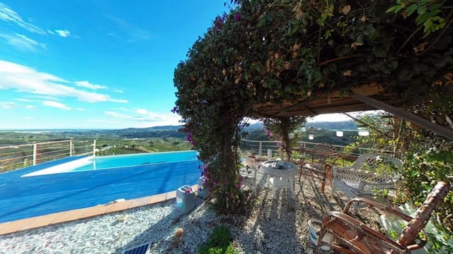 4 soverom Finca/Herregård til salgs i Triana, Vélez-Málaga med svømmebasseng - € 460 000 (Ref: 9450985)