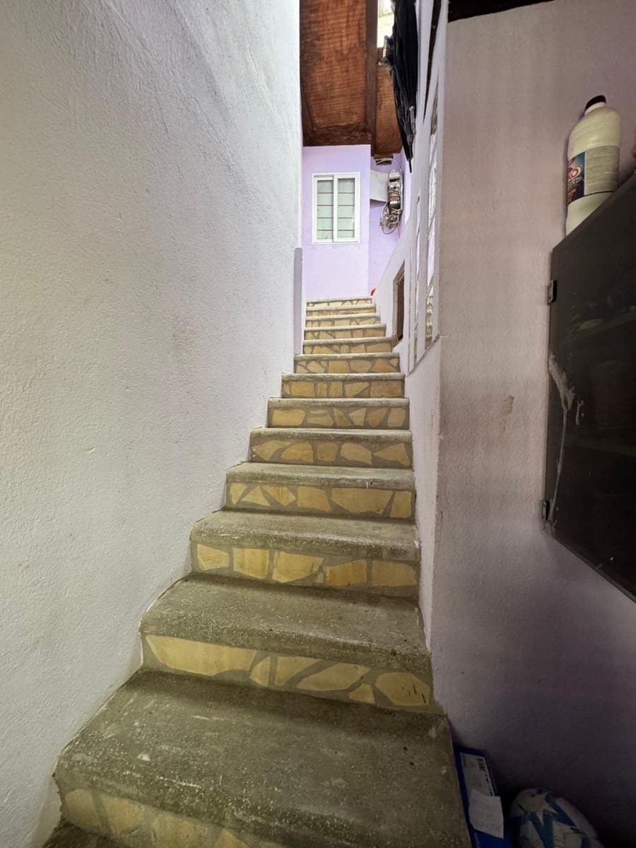 9 soveværelse Byhus til salg i Corumbela - € 89.000 (Ref: 9535517)