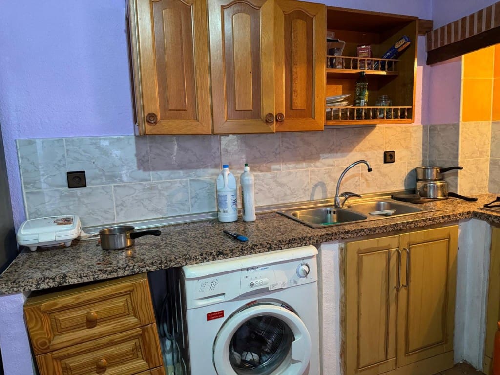 9 soveværelse Byhus til salg i Corumbela - € 89.000 (Ref: 9535517)