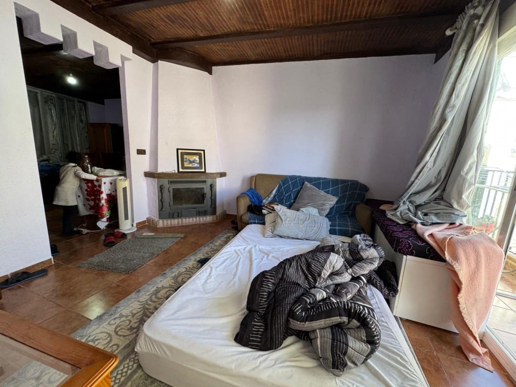 9 soveværelse Byhus til salg i Corumbela - € 89.000 (Ref: 9535517)