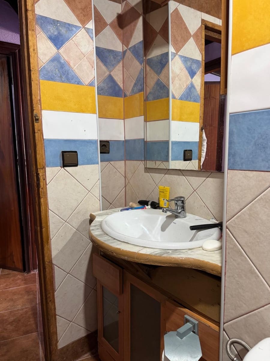 9 soveværelse Byhus til salg i Corumbela - € 89.000 (Ref: 9535517)