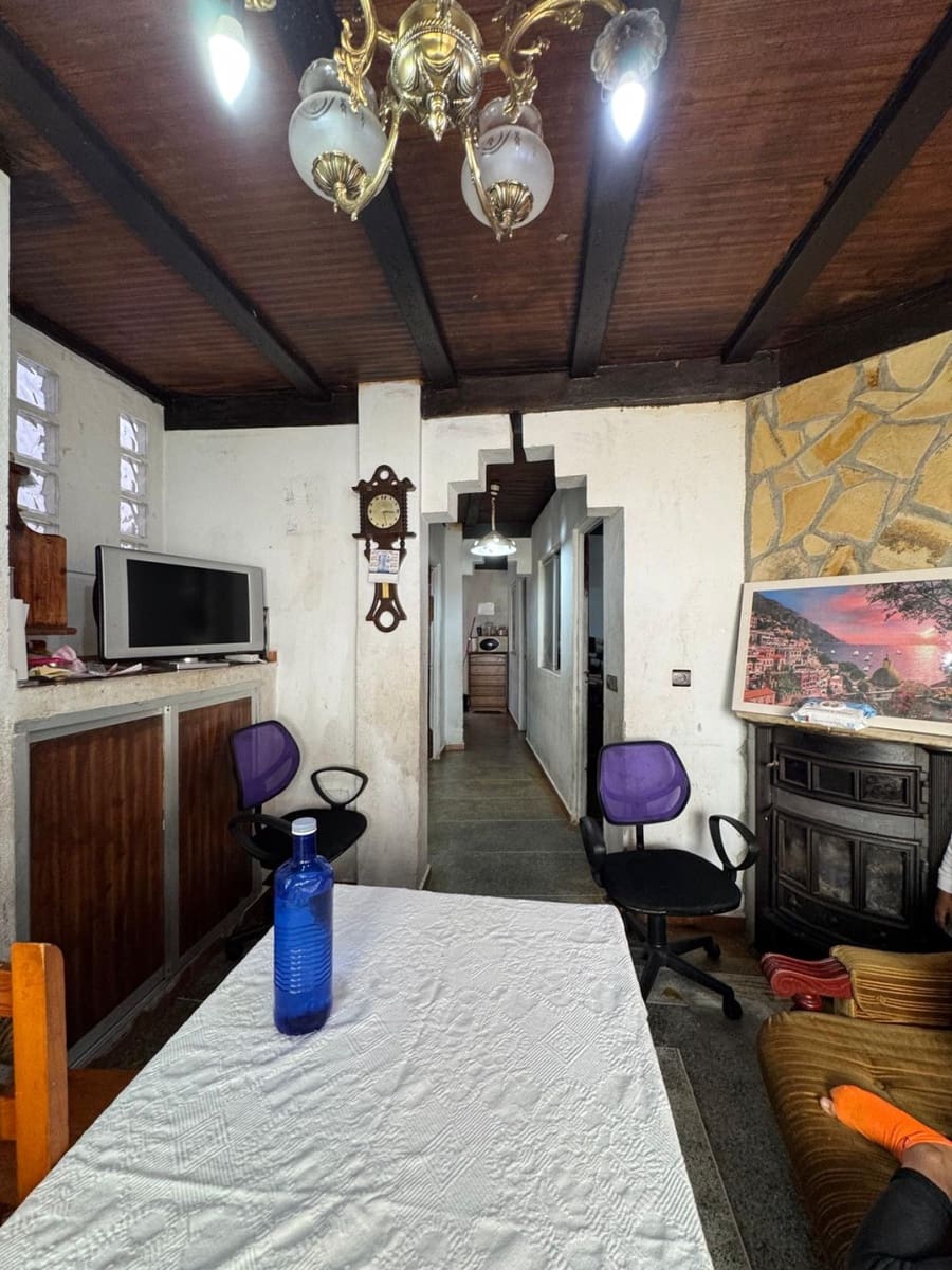 9 soveværelse Byhus til salg i Corumbela - € 89.000 (Ref: 9535517)