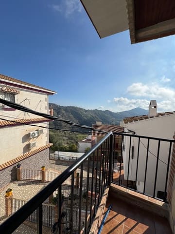 9 soveværelse Byhus til salg i Corumbela, Sayalonga - € 89.000 (Ref: 9535517)