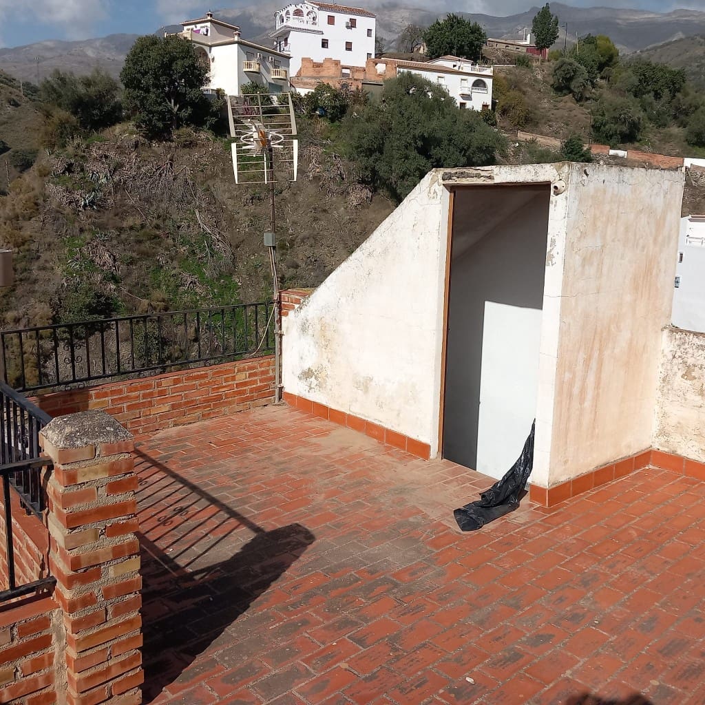 4 bedroom Townhouse for sale in Salares - € 59,000 (Ref: 9535518)