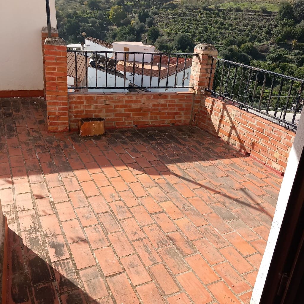 4 bedroom Townhouse for sale in Salares - € 59,000 (Ref: 9535518)