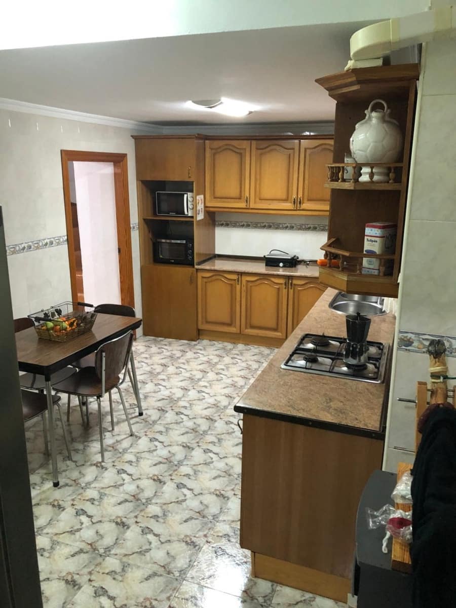 4 bedroom Townhouse for sale in Vinuela - € 150,000 (Ref: 9643766)