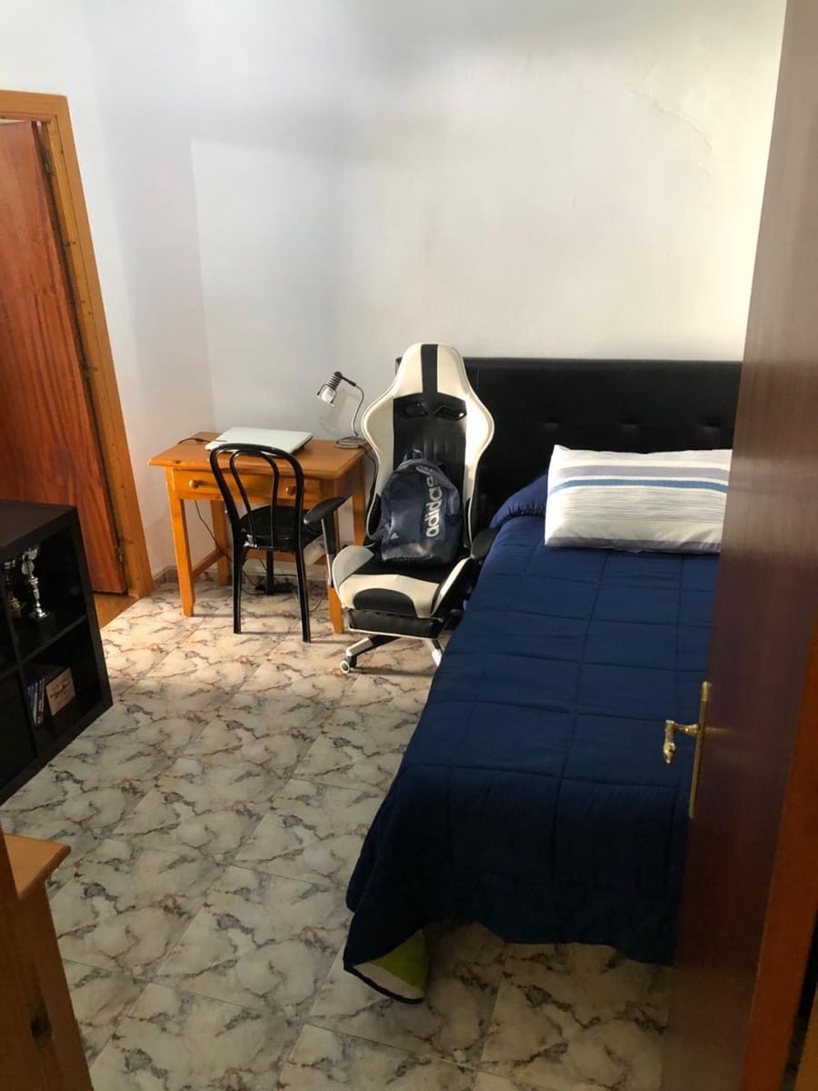 4 bedroom Townhouse for sale in Vinuela - € 150,000 (Ref: 9643766)