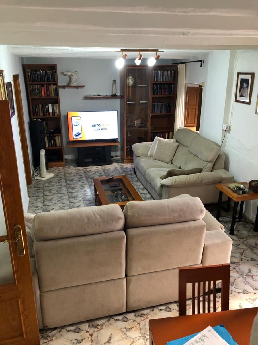 4 bedroom Townhouse for sale in Vinuela - € 150,000 (Ref: 9643766)