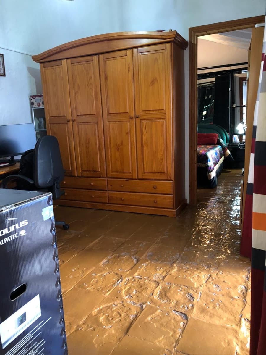 4 bedroom Townhouse for sale in Vinuela - € 150,000 (Ref: 9643766)